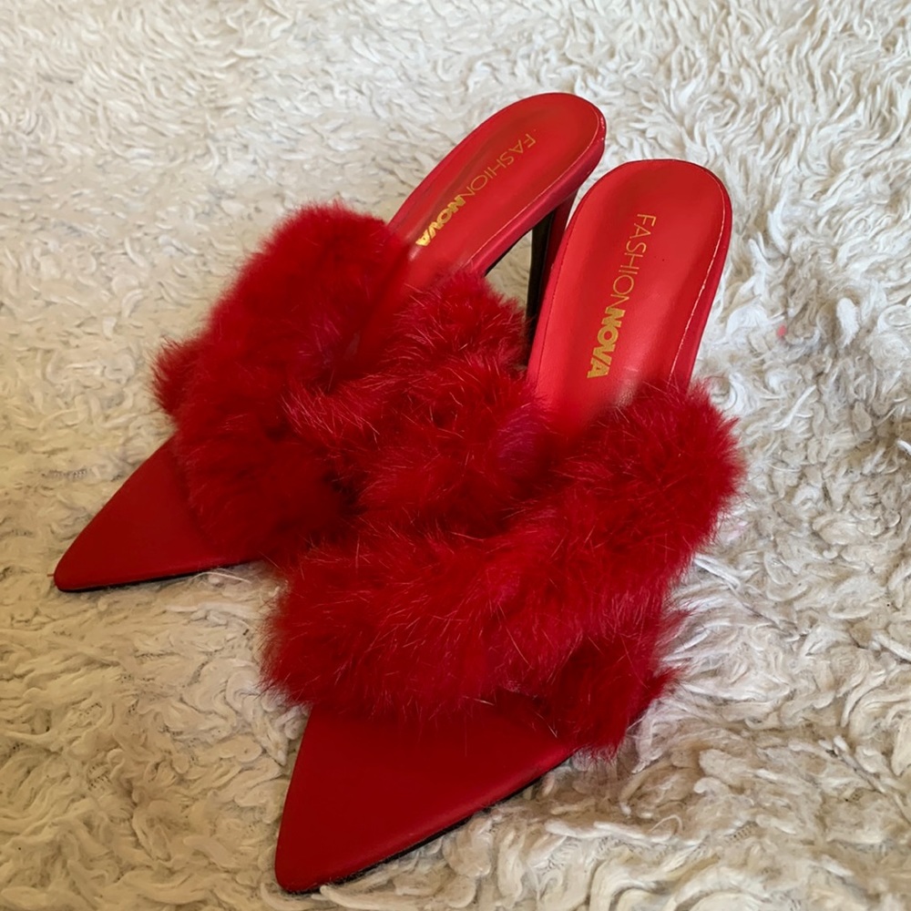 Read fluffy Heel